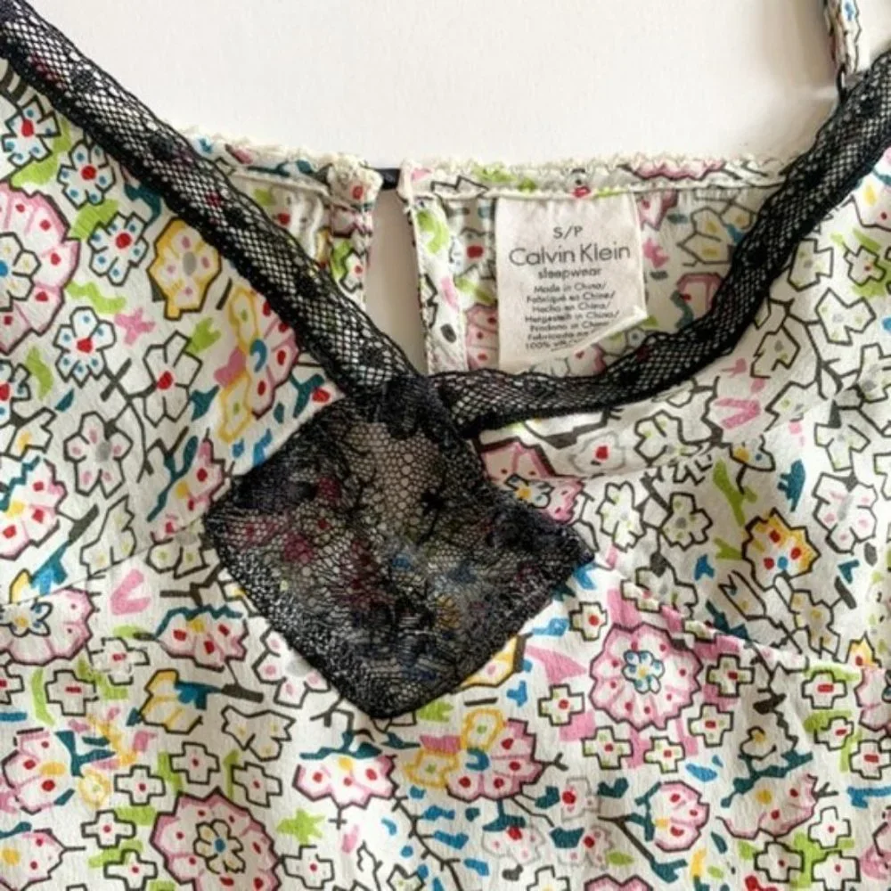 [SOLD] Calvin Klein 100% Silk Floral Print Tank Top Ajustable Straps Lace Detai… - Picture 3 of 5